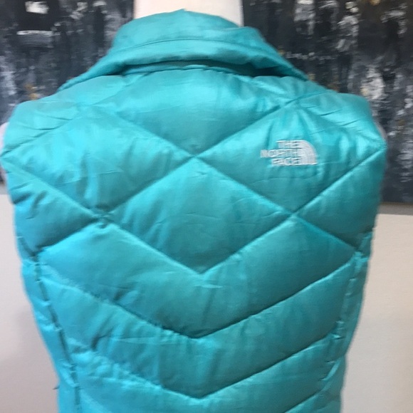 The North Face Teal 550 Quilted Goose Down Vest with Zipper Front & Pockets-XS - Picture 7 of 12